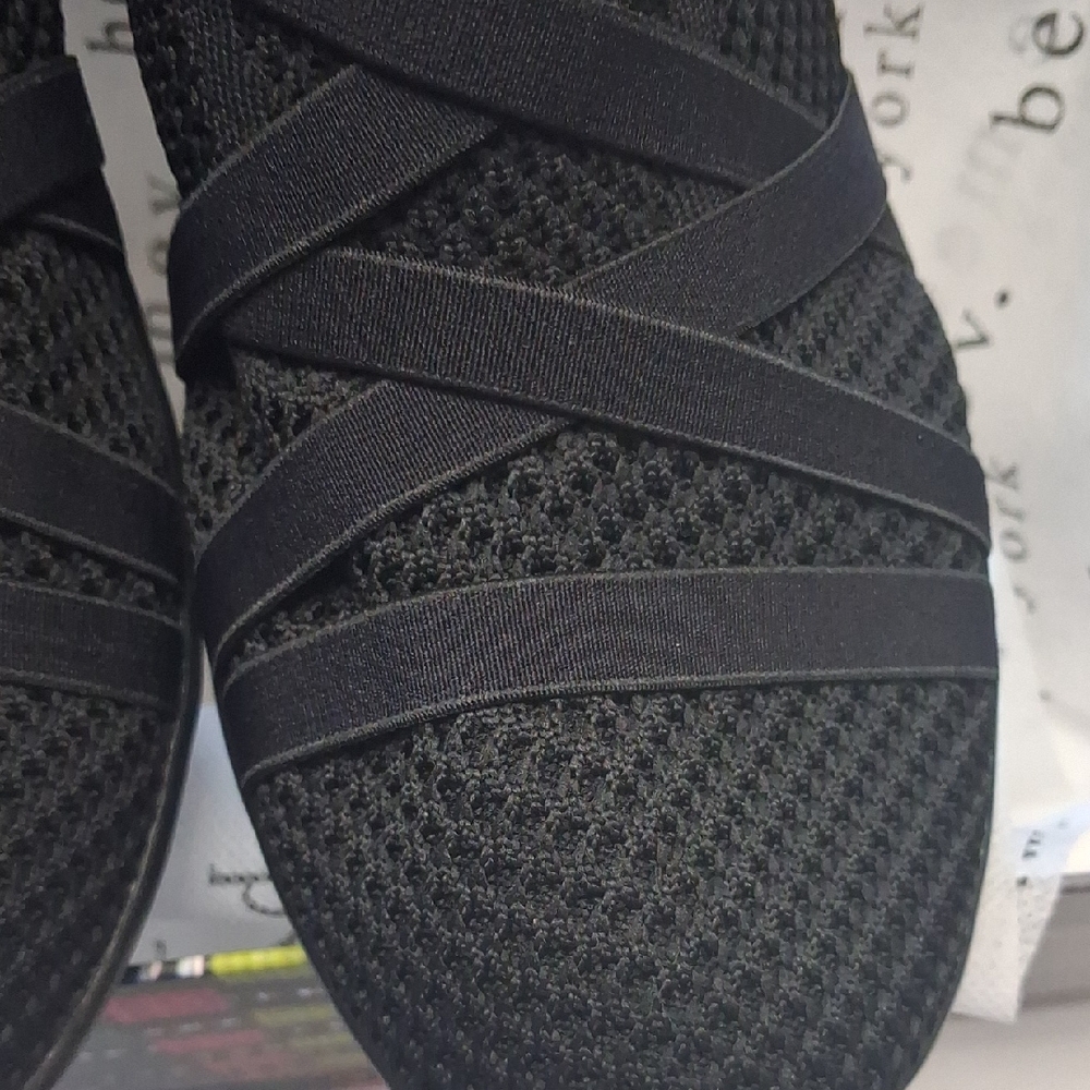 Bernie Mev Black Woven Slip-On Flats - Picture 2 of 7